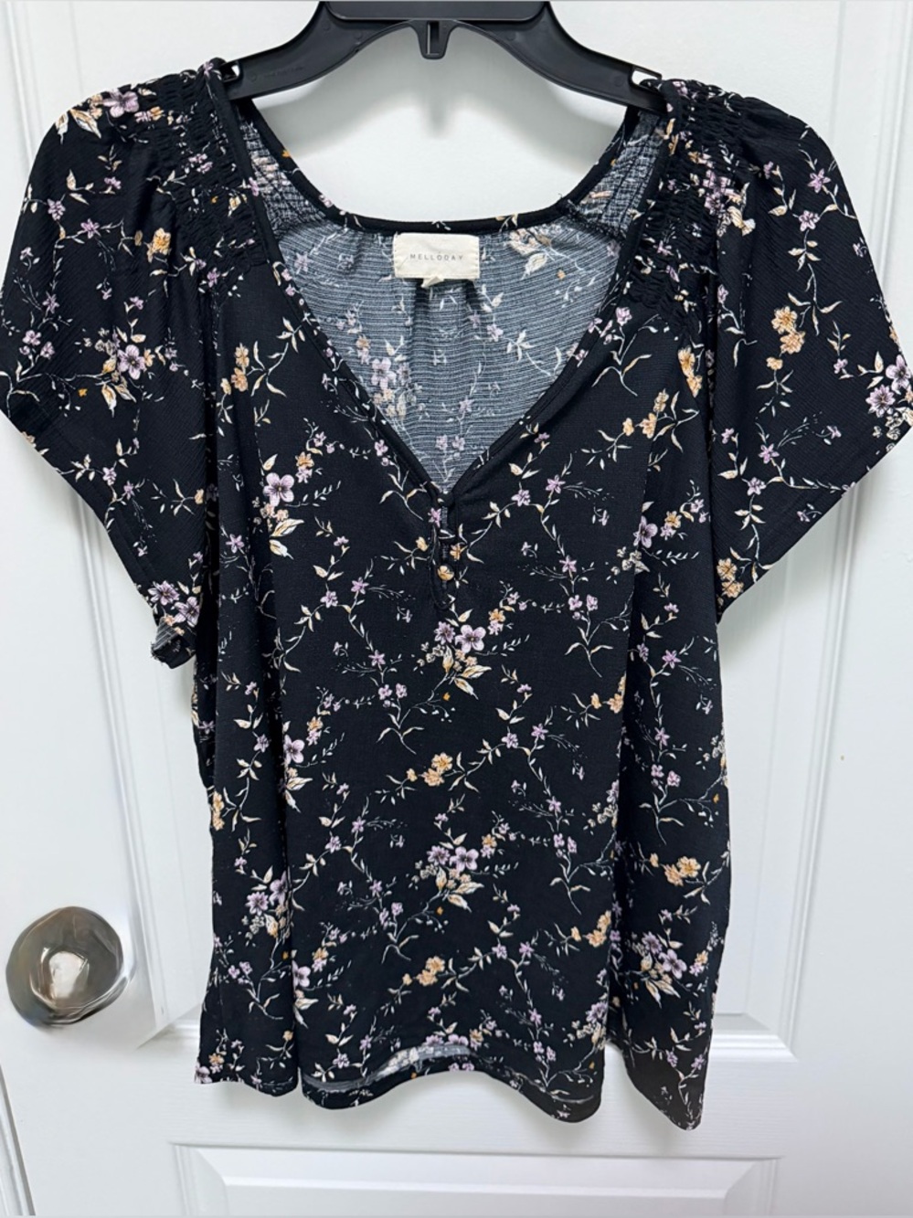 MELLODAY Women’s Black Floral Button V-Neck, Short Sleeve Top, Size Large